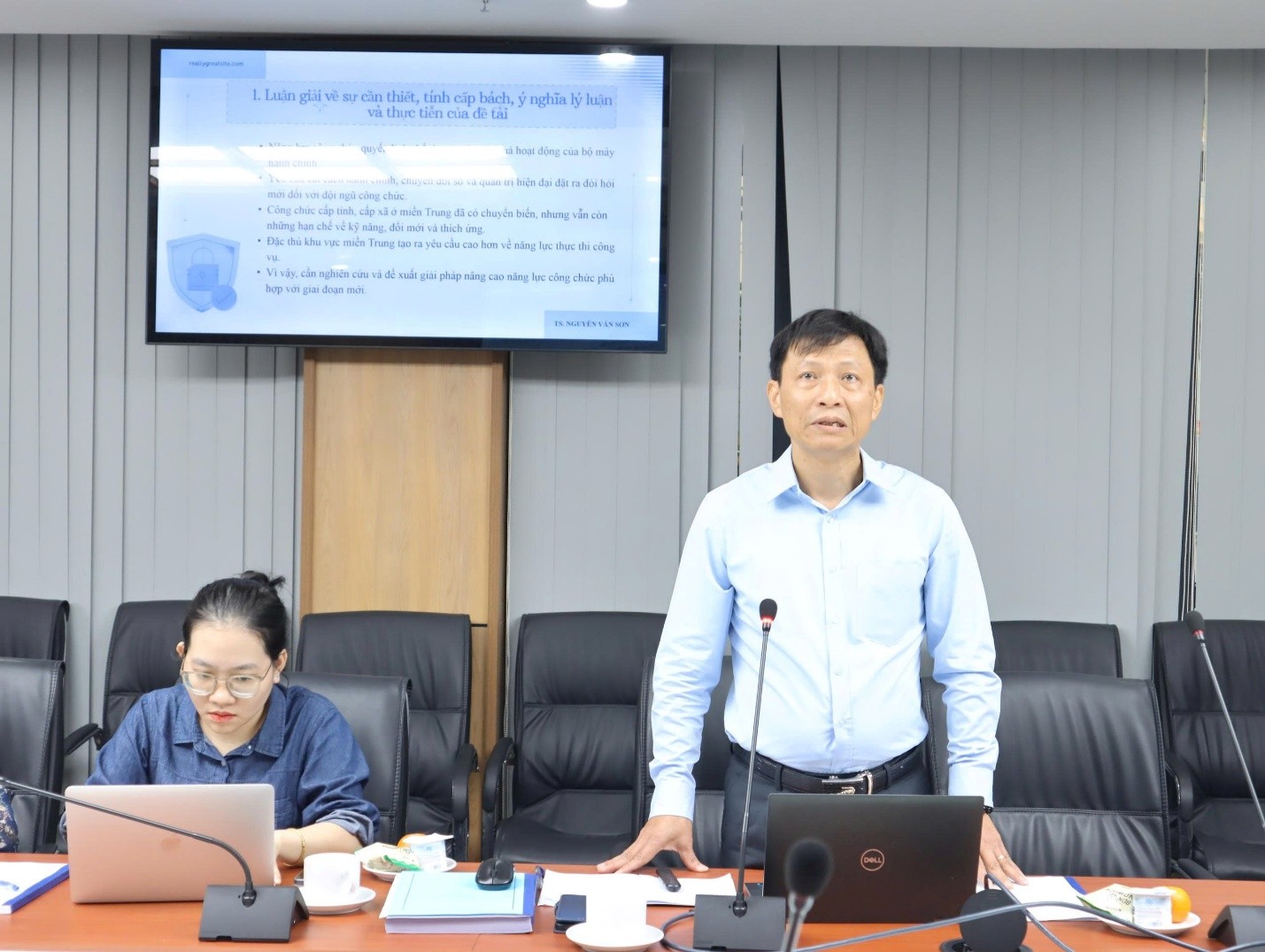 Nghiệm thu đề tài “Nâng cao năng lực đội ngũ công chức tại cơ quan VV88 cung cấp đa dạng trò chơi bài trực tuyến hấp dẫn cấp tỉnh, cấp xã các tỉnh miền Trung”